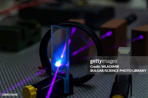 photonics laboratory - laser experiment stock pictures, royalty-free photos & images