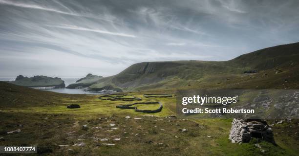 st. kilda, hirta, outer hebrides, scotland - st kilda stock-fotos und bilder