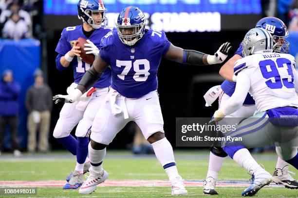 Jamon Brown of the New York Giants plays his position against the Dallas Cowboys at MetLife Stadium on December 30, 2018 in East Rutherford, New...