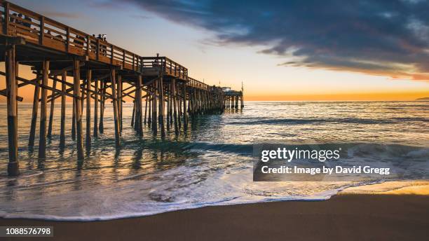 socal sunset - newport beach stock-fotos und bilder