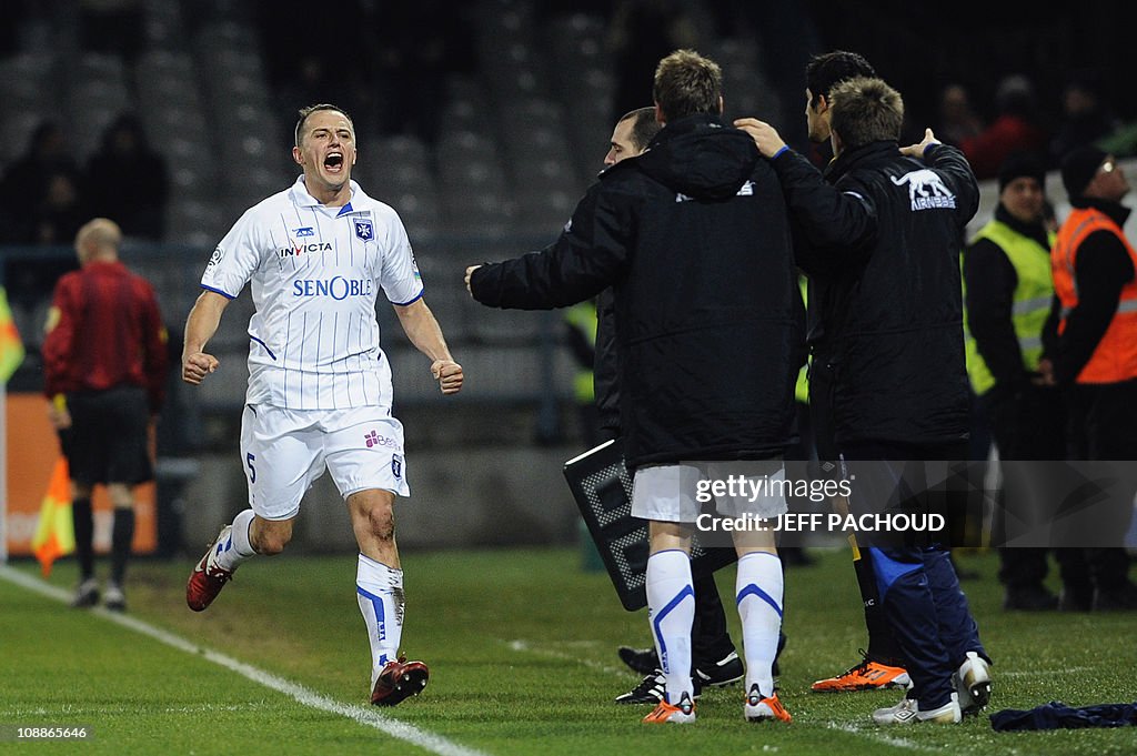 Auxerre's Polish midfielder Dariusz Dudk
