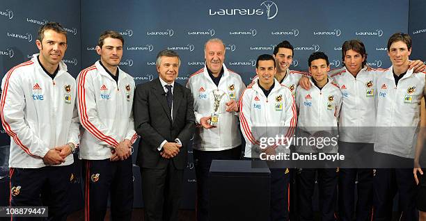 Head coach of the Spanish team Vicente del Bosque and Spanish team players Carlos Marchena , Iker Casillas Pedro Rodriguez Alvero Albeloa Jesus Navas...