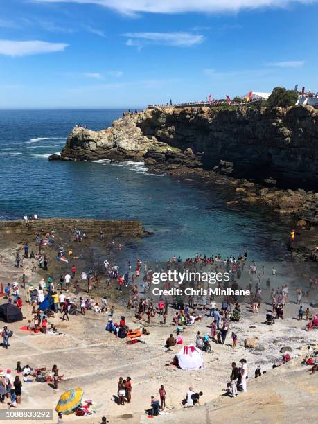 vertical beach shot of hermanus during the whale festival cape town south africa - hermanus - fotografias e filmes do acervo