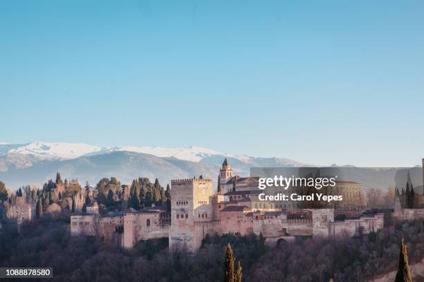 alhambra de granada at sunset,andalusia,spain - alhambra stock-fotos und bilder