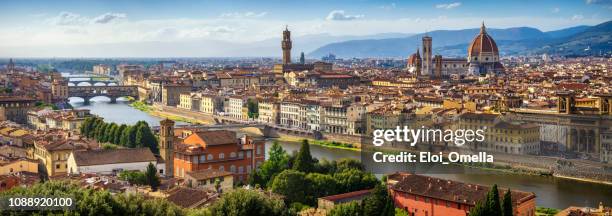 vue panoramique de florence skyline au coucher du soleil. italie - piazzale michelangelo photos et images de collection