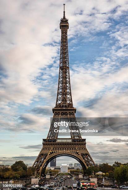 torre eiffel - torre eiffel stock pictures, royalty-free photos & images