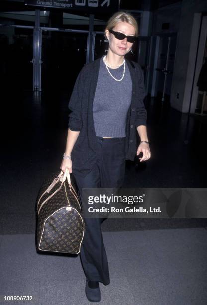 Actress Gwyneth Paltrow departs for New York City on November 29, 1998 from Los Angeles International Airport in Los Angeles, California.