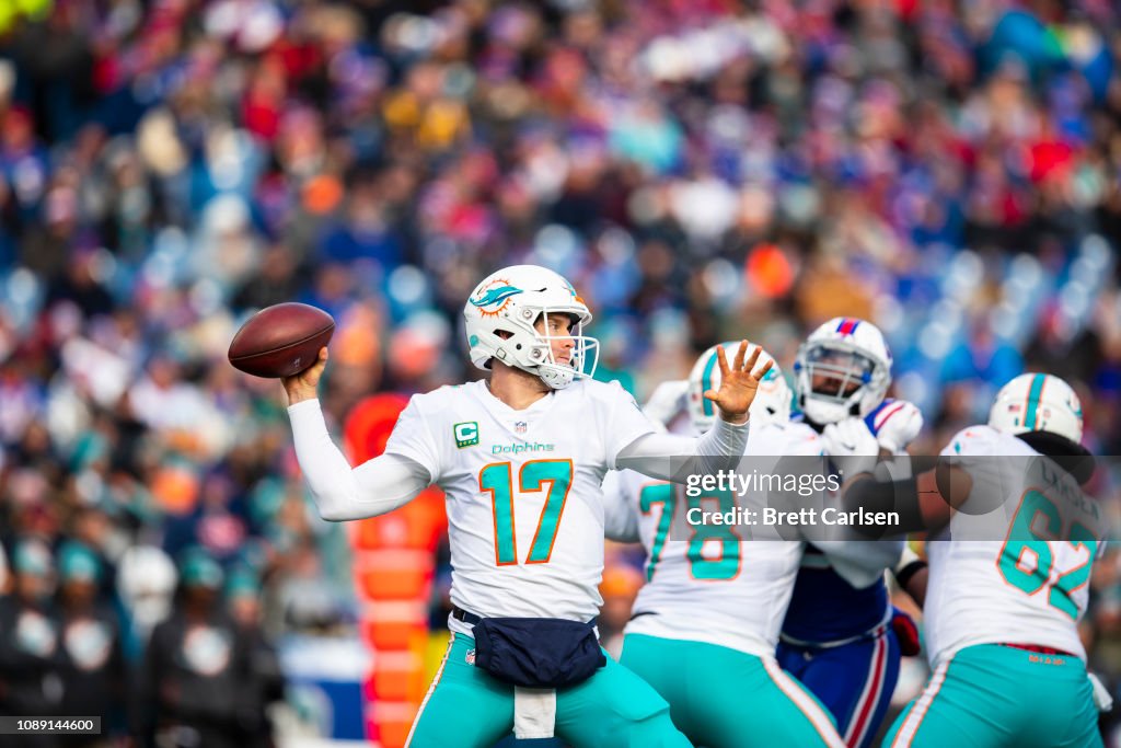 Miami Dolphins v Buffalo Bills