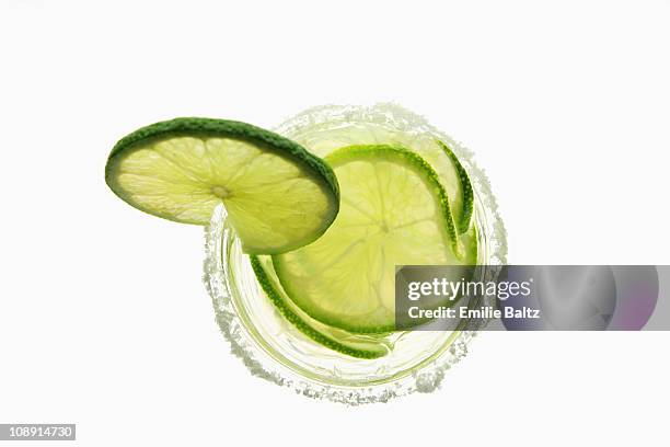 a margarita, studio shot, directly above - margarita stockfoto's en -beelden