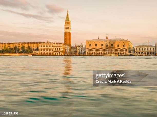 venice sunrise - doge's palace venice stock pictures, royalty-free photos & images