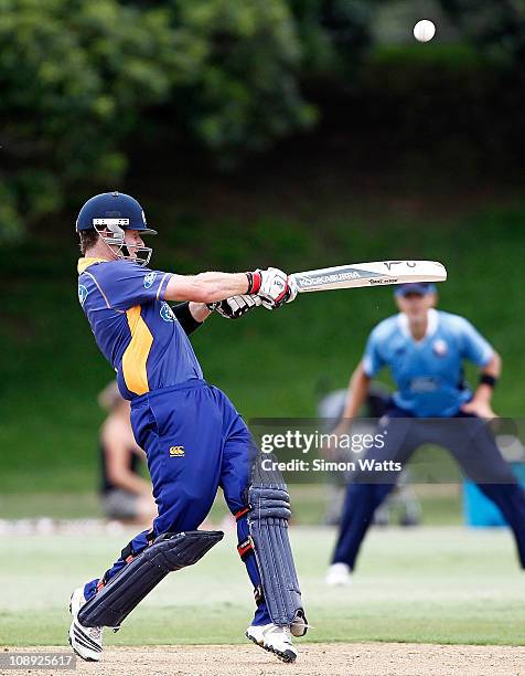 Aaron Redmond of the Volts bats during the one day semi final match between Auckland and Otago at Colin Maiden Park on February 9, 2011 in Auckland,...