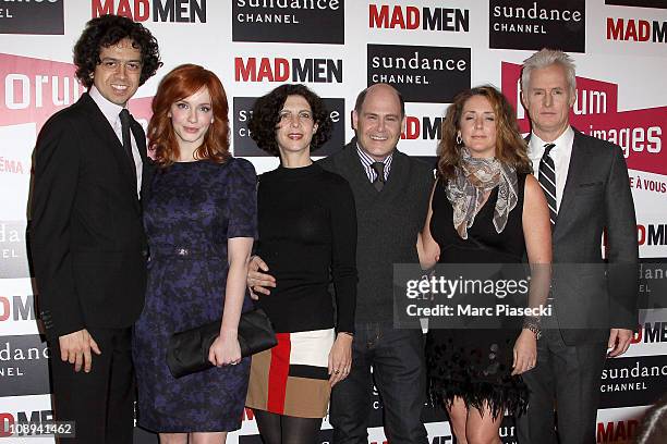 Geoffrey Arend, Christina Hendricks, Linda Breitler, Matthew Weiner, Talia Balsam and John Slattery attend the 'Mad Men' photocall at Forum Des...