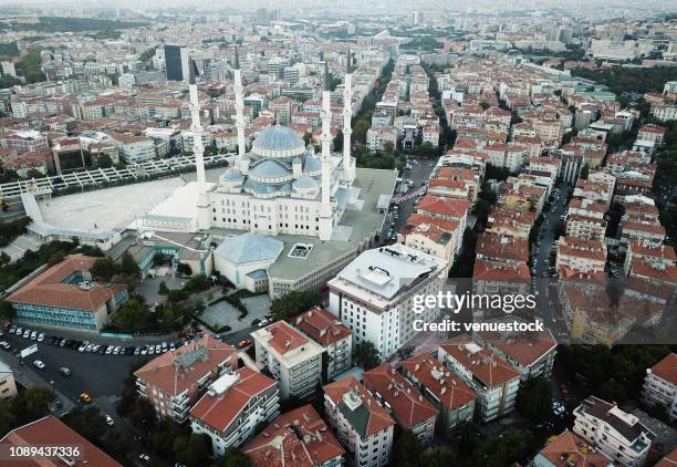 luftaufnahme von ankara mit kocatepe-moschee - ankara stock-fotos und bilder