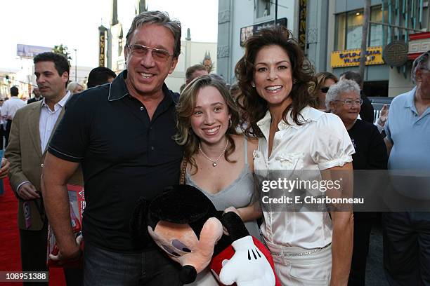 Tim Allen, Kady Allen and Jane Allen during The Los Angeles Premiere of Walt Disney Pictures' "The Santa Clause 3: The Escape Clause" at El Capitan...