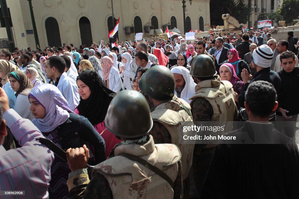 Anti-Mubarak Demonstrators Move Protests Out Of Tahrir Square In Cairo