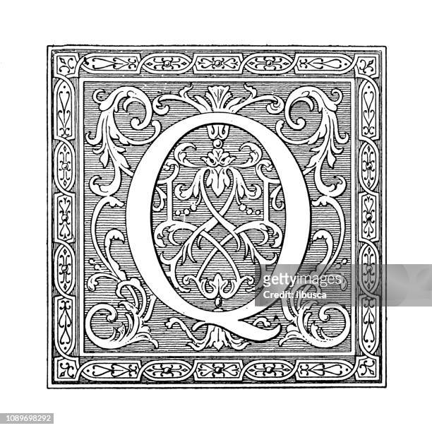 antike kunst gravur abbildung: reich verzierte buchstaben q - q and a stock-grafiken, -clipart, -cartoons und -symbole