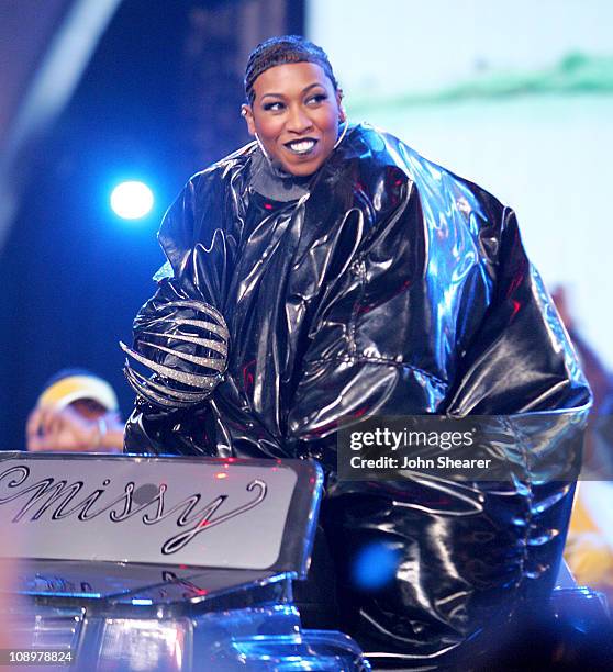 Missy Elliot performs "Supa Dupa Fly" to pay tribute to Video Vanguard Award winner Hype Williams