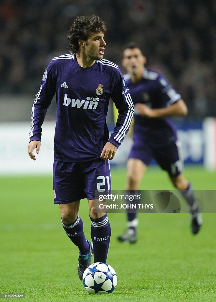 Real Madrid's midfielder Pedro Leon drib