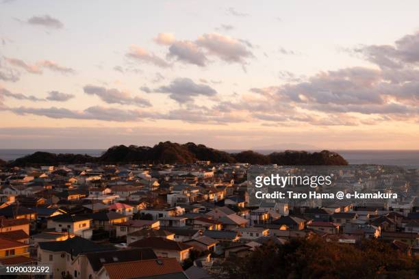 residential town by the sea in kamakura city in japan - 日本　住宅街 個照片及圖片檔