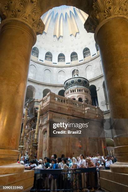 church of the holy sepulchre in jerusalem - church of the holy sepulchre stock pictures, royalty-free photos & images