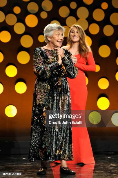 Kelen Reddy Helen Reddy Photos Photos and Premium High Res Pictures - Getty Images