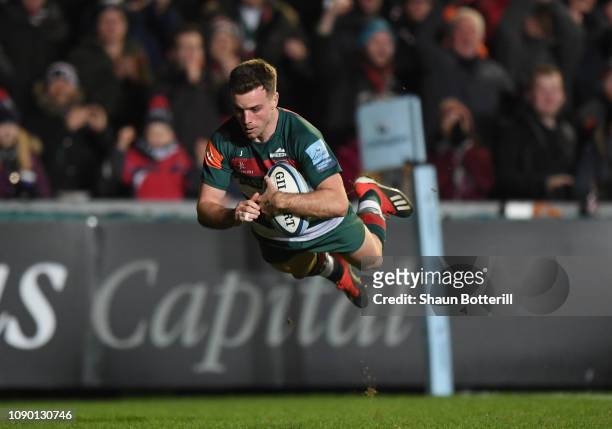 George Ford of Leicester Tigers scores a try during the Gallagher Premiership Rugby match between Leicester Tigers and Gloucester Rugby at Welford...