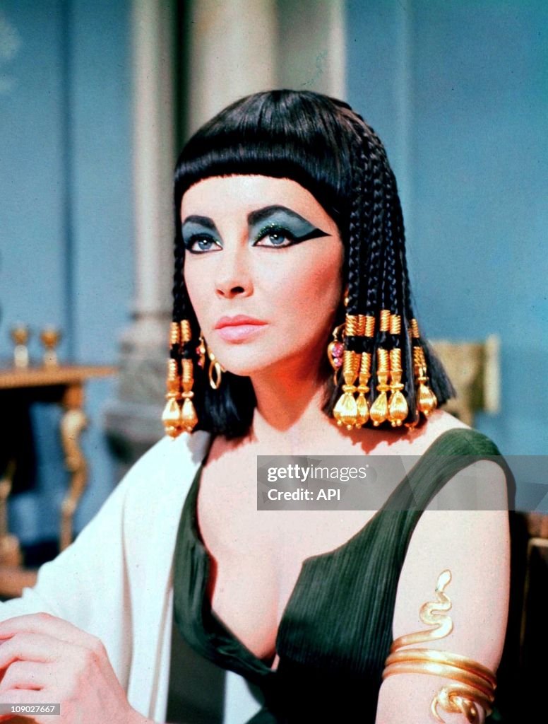 Elizabeth Taylor on the film set of 'Cleopatra', by Mankiewicz in 1963