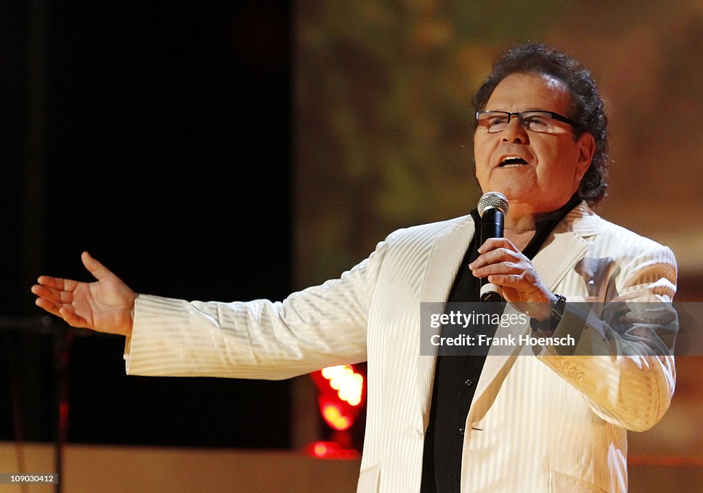 Flipper Singer Singer Manfred Durban of the German band Flippers performs live... News ...