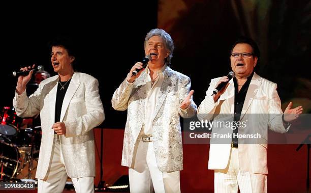 Flipper Singer 393 Singer The Flippers Stock Photos, High-Res Pictures, and Images ...