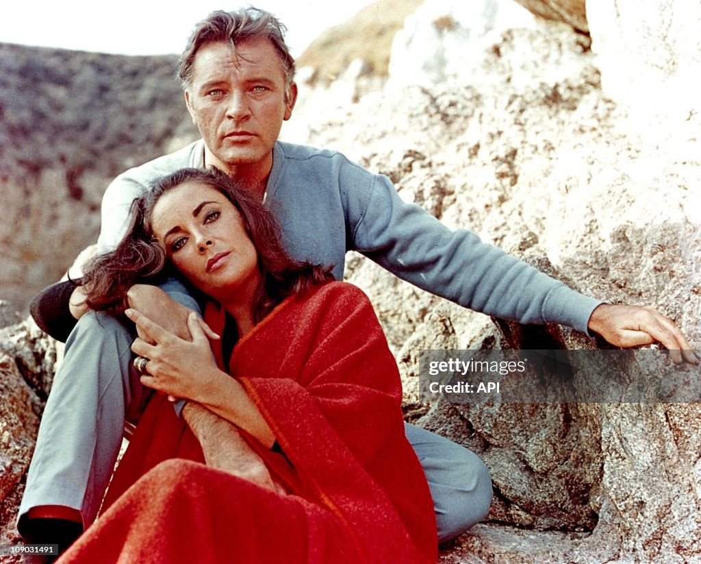 Elizabeth Taylor and Richard Burton on the film set of "The Sandpiper"