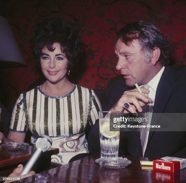 Elizabeth Taylor and Richard Burton after Elizabeth received The Oscar for her interpretation in the film 'Who's Afraid Of Virginia Woolf' in April...