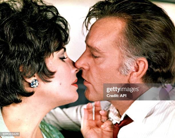 Elizabeth Taylor and Richard Burton in the film ''The Comedians'', directed by Peter Glenville in 1967.