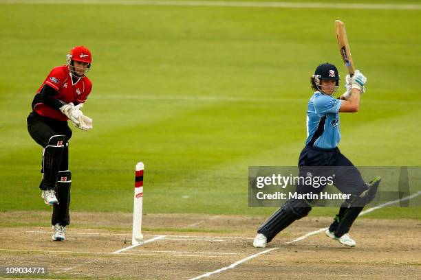 Lou Vincent of the Aces bats during the one day final match between the Canterbury Wizards and the Auckland Aces at QEII Park on February 13, 2011 in...