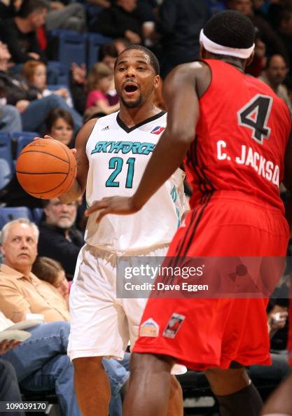 Maureece Rice Maureece Rice of the Sioux Falls Skyforce calls out a play as Cedric ...