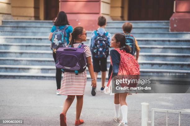 retour à l’école - écolier-garçon photos et images de collection