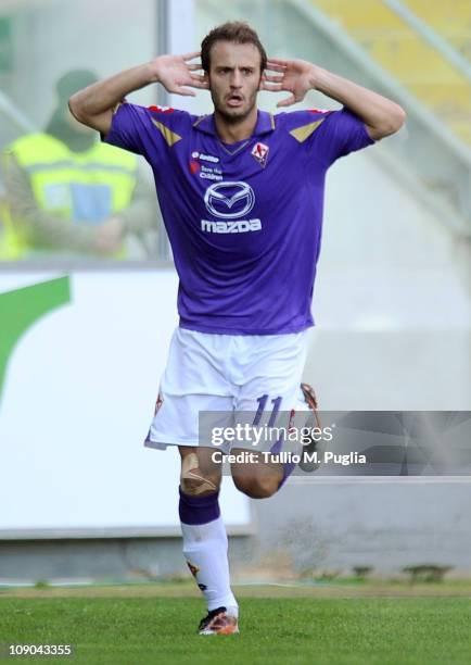 Alberto Gilardino of Fiorentina celebrates after scoring the equalizing goal during the Serie A match between US Citta di Palermo and ACF Fiorentina...