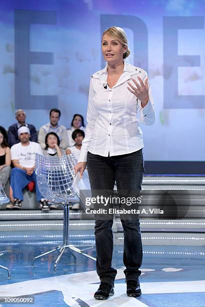 Presenter Licia Colo attends "Alle Falde Del Kilimangiaro" Italian TV Show at the RAI Studios on February 13, 2011 in Rome, Italy.