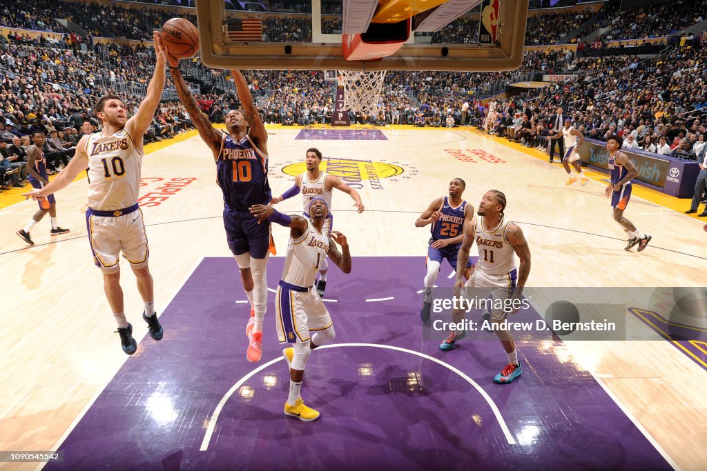 Phoenix Suns v Los Angeles Lakers