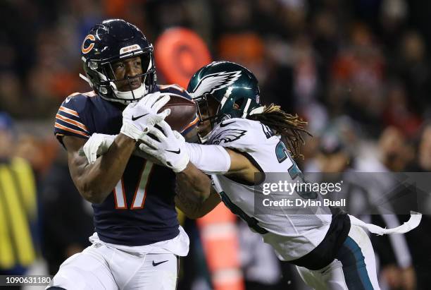 Cre'von LeBlanc of the Philadelphia Eagles defends against Anthony Miller of the Chicago Bears in the second quarter of the NFC Wild Card Playoff...