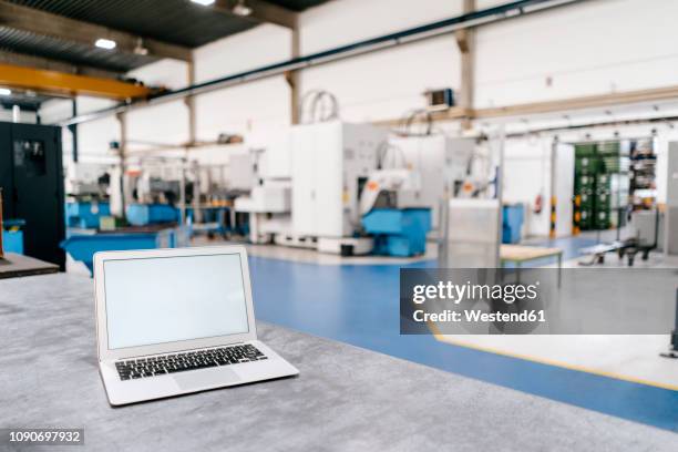 15,549 Laptop Factory Stock Photos, High-Res Pictures, and Images ...
