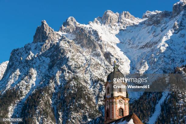 germany, bavarian alps, bavaria, upper bavaria, werdenfelser land, karwendel mountains, mittenwald, church of saint peter and paul - mittenwald stock pictures, royalty-free photos & images