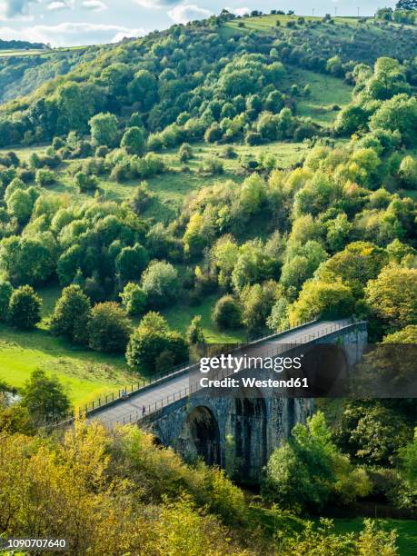 great britain, england, derbyshire, peak district, eak district national park, monsal head viaduct - peak district national park stock pictures, royalty-free photos & images