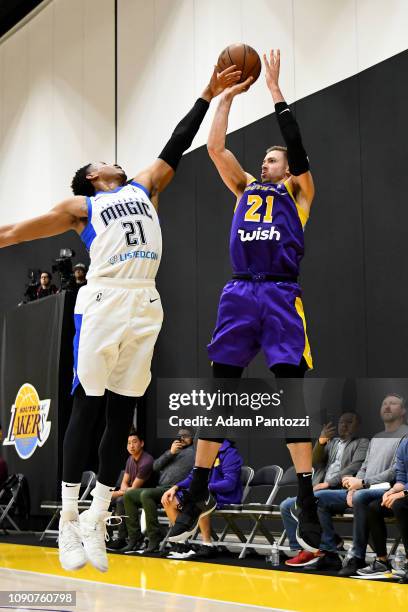 Travis Wear of the South Bay Lakers shoots the basketball against the Lakeland Magic on January 28, 2019 at UCLA Heath Training Center in El Segundo,...