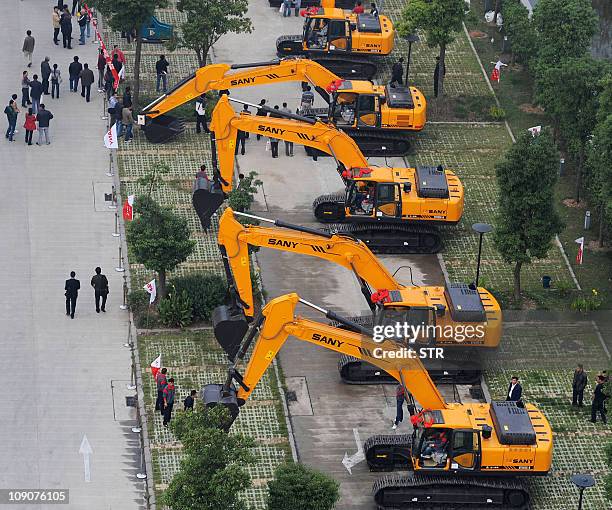 Diggers Displays Excavators Exhibition Photos and Premium High Res Pictures - Getty Images