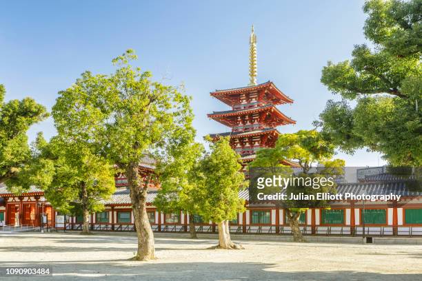 shitennoji temple in osaka, japan. - osaka prefecture stock-fotos und bilder