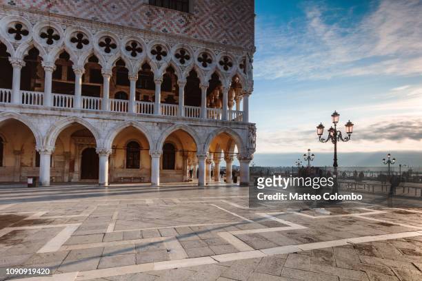 doge's palace at sunrise, venice, italy - palace stock pictures, royalty-free photos & images