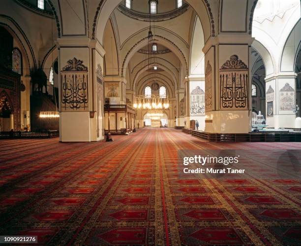 inside of ulu mosque in bursa - moskee stockfoto's en -beelden