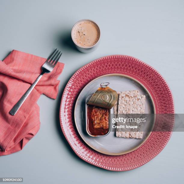 makreel in vertind ingeblikte goederen - makreel stockfoto's en -beelden