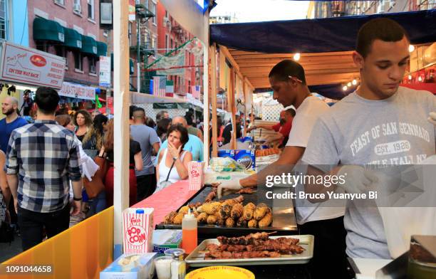 food vendors at feast of san gennaro - san gennaro festival stock pictures, royalty-free photos & images
