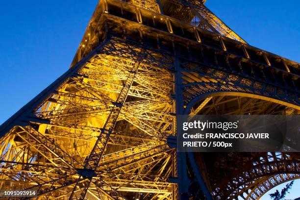 torre eiffel - torre eiffel stock-fotos und bilder